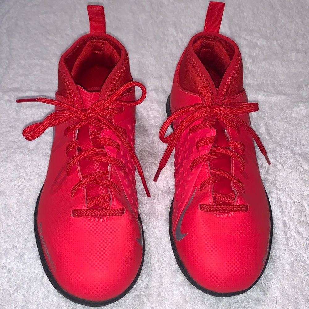 Nike Jr. Phantom VSN Indoor Soccer Shoes Size 2Y